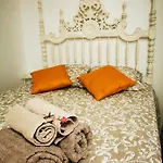דירה Charming Portuguese Style Apartment, For Rent 