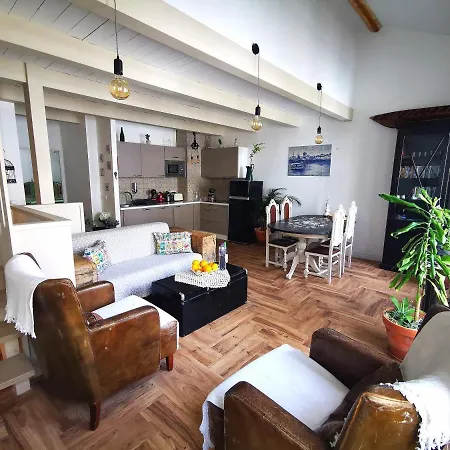 Apartman Charming Portuguese Style Apartment, For Rent 