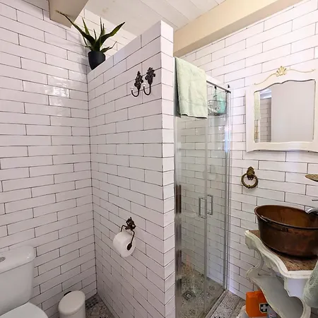 Charming Portuguese Style Apartment, For Rent 